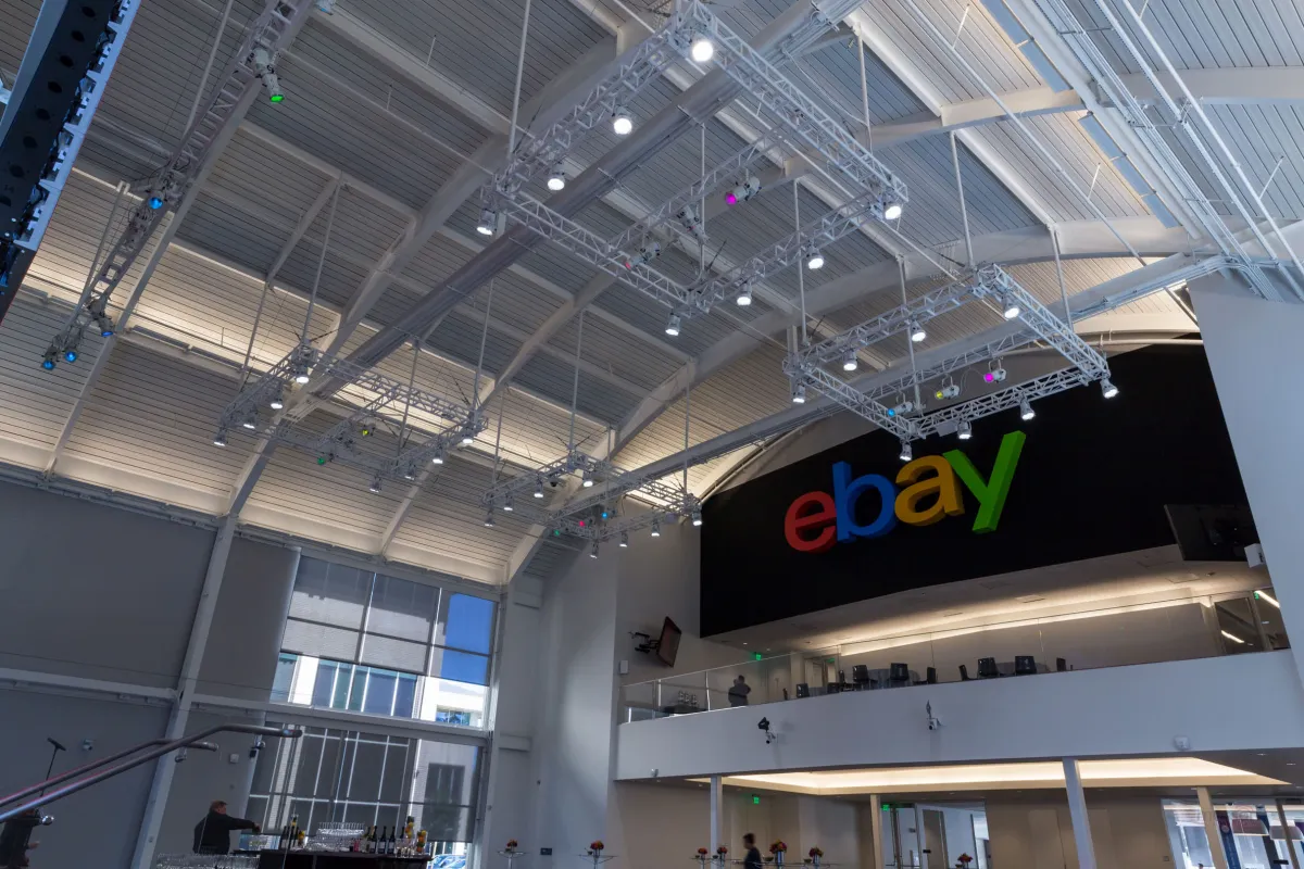 eBay marketplace, da svuota cantine a colosso mondiale dell’e-commerce